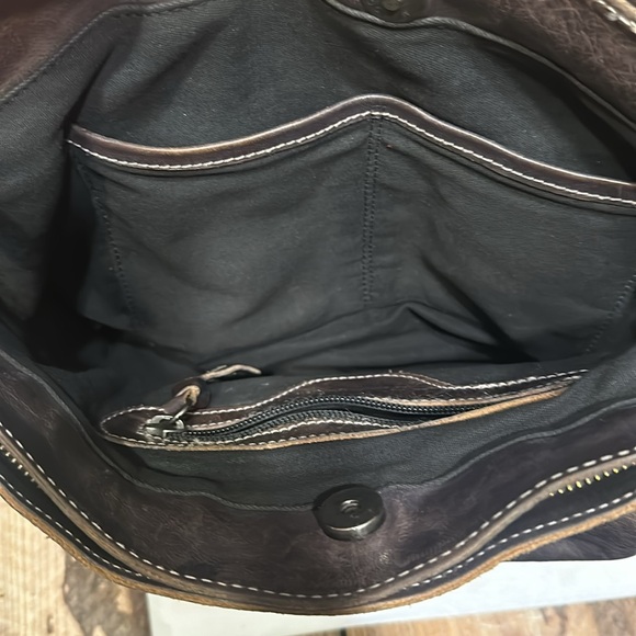 Bedstu Parton Crossbody - Picture 6 of 13